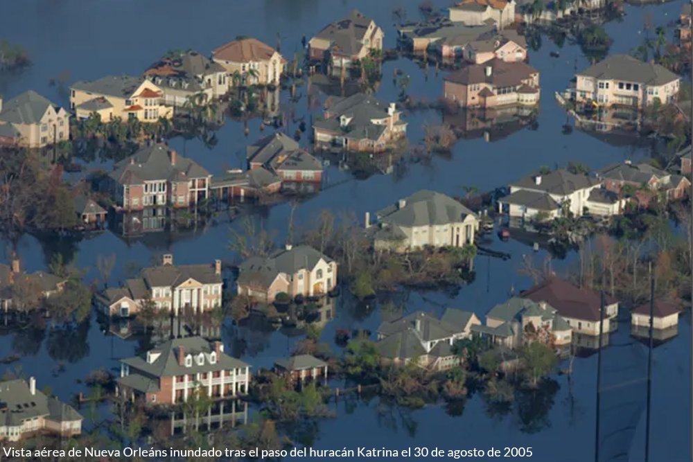 Centro de New Orleans luego de la inundaci+on por el huracan katrina 2005